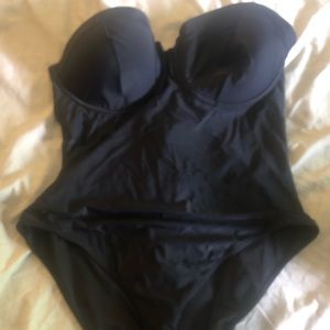 Forever 21 Plus Black strapless swimsuit